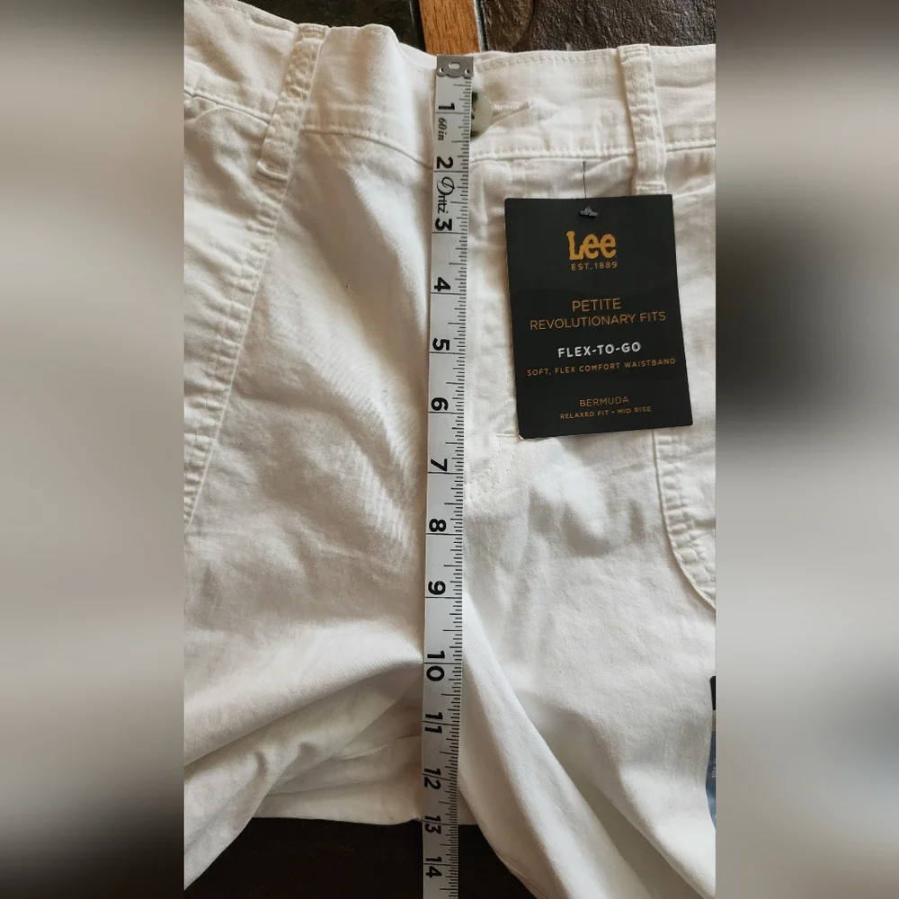 NWT Lee Flex-To-Go Relaxed Fit Bermuda 14P Shorts - Picture 6 of 12
